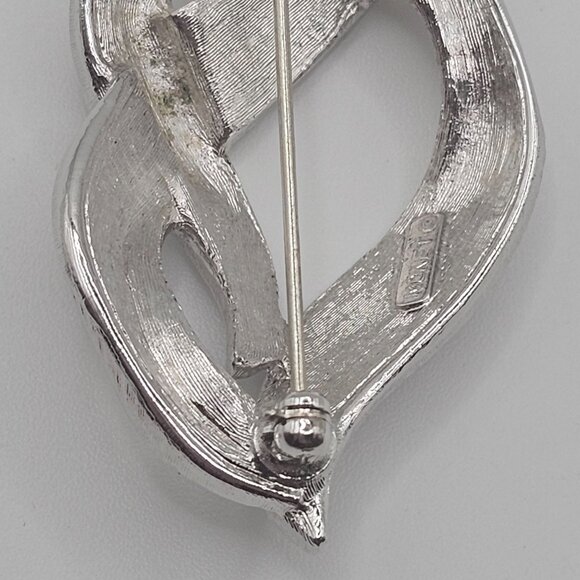 Monet Brooch Brushed Silver Tone Swirl Loop Ribbon Band Signed Pin Elegant Style - Picture 9 of 9